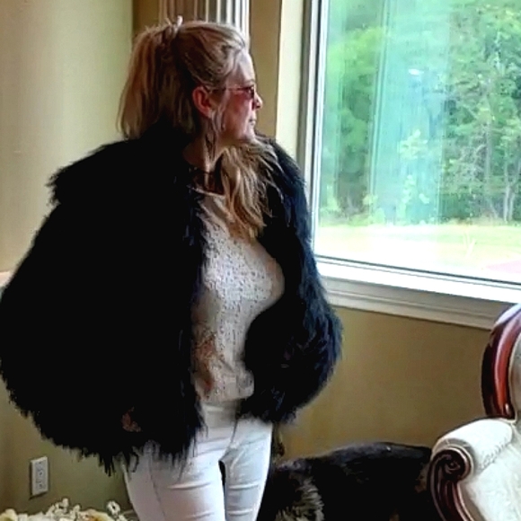 NWT Mongolian Fur Black Coat w/ Large Collar sz L - Picture 8 of 14